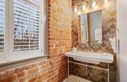 Treme Hotel | The Brakeman Hotel
