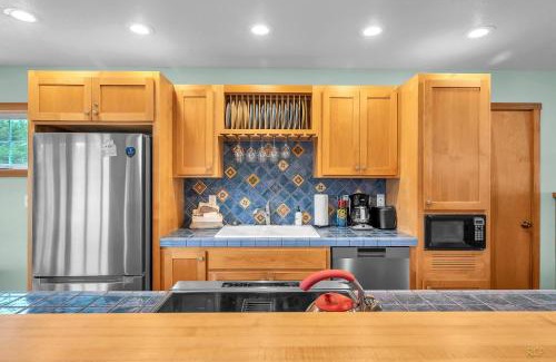 Shorepine Village House | The Break