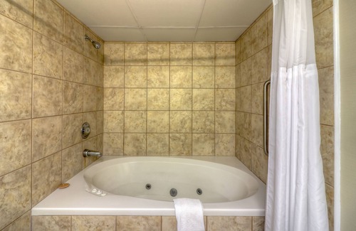 Rehoboth Beach Hotel | The Breakers Hotel & Suites