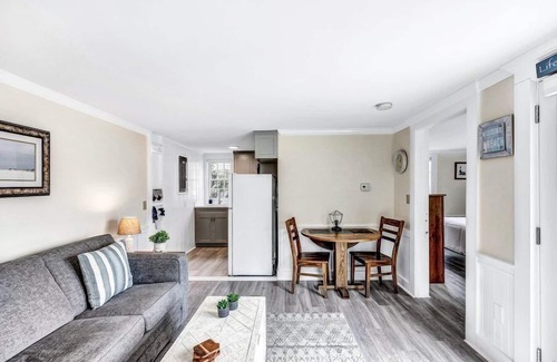 Hyannis Condo | The Breakwaters Hyannis - Your Home Away From Home! RPAM046