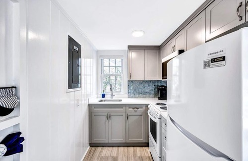 Hyannis Condo | The Breakwaters Hyannis - Your Home Away From Home! RPAM046