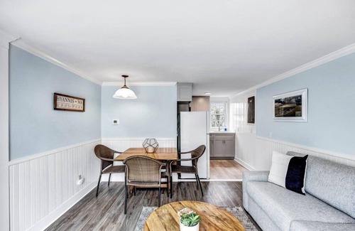 Hyannis Condo | The Breakwaters Hyannis - Your Home Away From Home! RPAM047