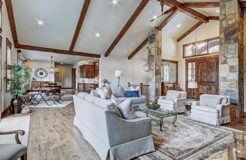 The Highlands House | The Breck Escape Home