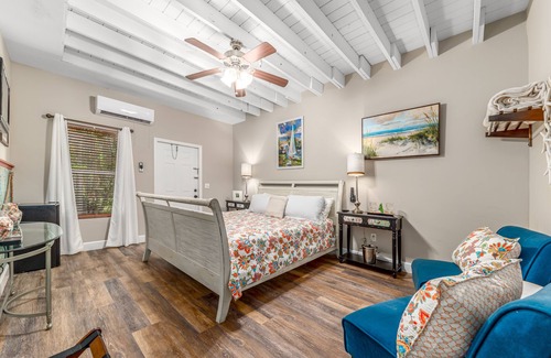 Jensen Beach Hotel | The Breezy Inn
