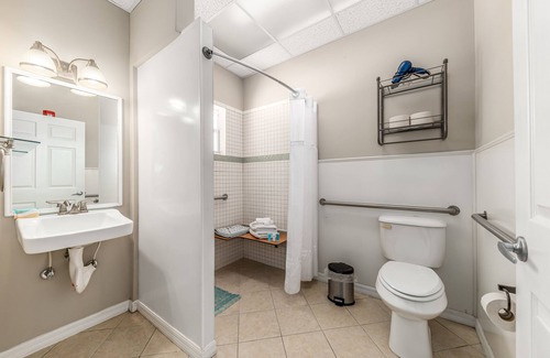 Jensen Beach Hotel | The Breezy Inn