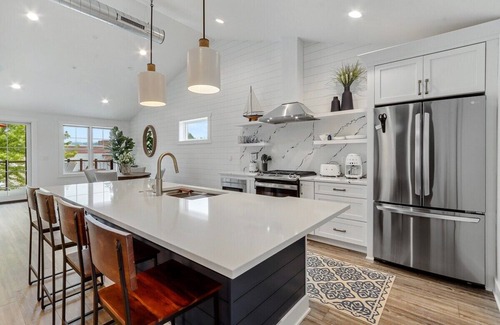 Lake Geneva Apartment | The Brick and Mortar Collection| 3 Loft Units| Upscale Group Getaway |Walk-Out Balcony| Downtown