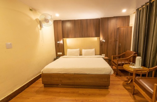 Bemloi Hotel | The Bridge View Premium - by Empire Estate