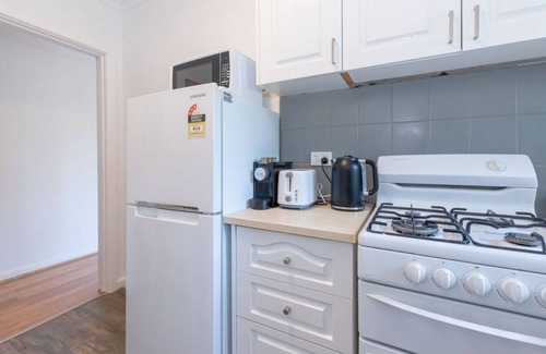 Balaclava Apartment | The Bright Gem on Grosvenor ⭐