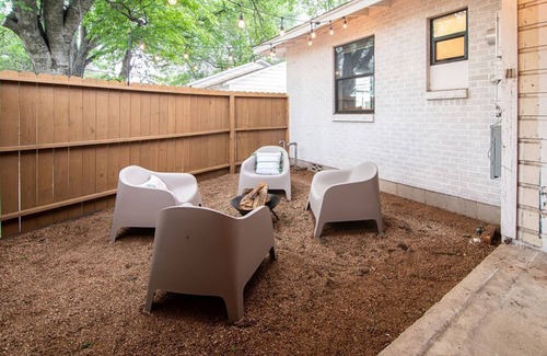 Kerrville House | "The Brixley House" off the Kerrville River Trail w/Private Backyard
