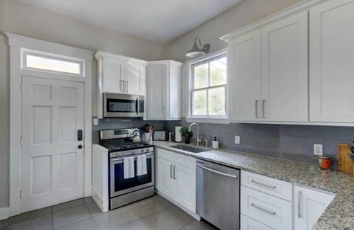 Historic District - North Apartment | The Broad House, Historic | Renewed | Cozy