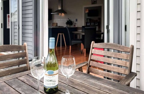 New Plymouth Cottage | The Brooklands Bungalow - charming garden cottage
