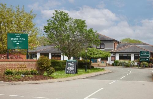 Milton Keynes Hotel | The Broughton Hotel by Greene King Inns