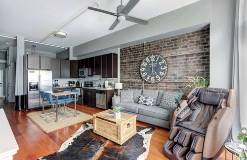 Yamacraw Village Condo | The Broughton Noir, Chic | Comfortable | Cozy