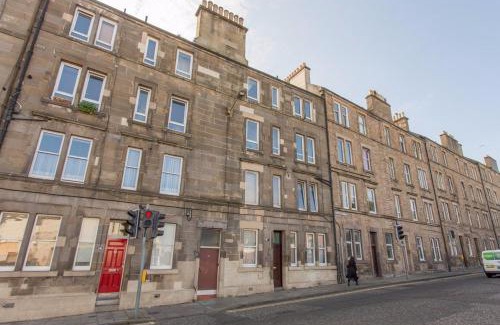 Bonnington Apartment | The Broughton Road Residence