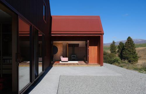 Ohau Ski Chalet | The Brown House 2