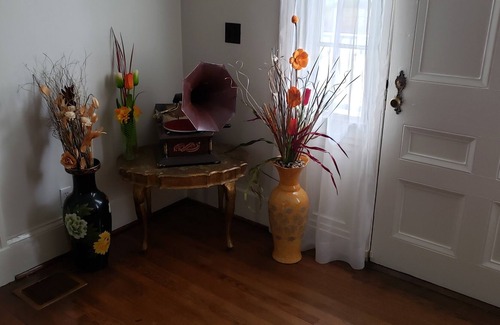 Monticello House | The Budd-Pafford House - The Presidential Suite