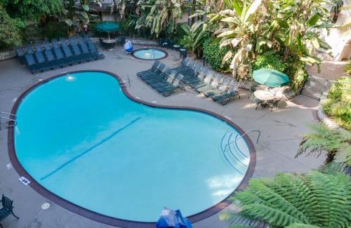 Northwest Anaheim Hotel | The Buena Park Grand Hotel & Suites