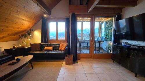 Spiez Apartment | The Building 6 Loft