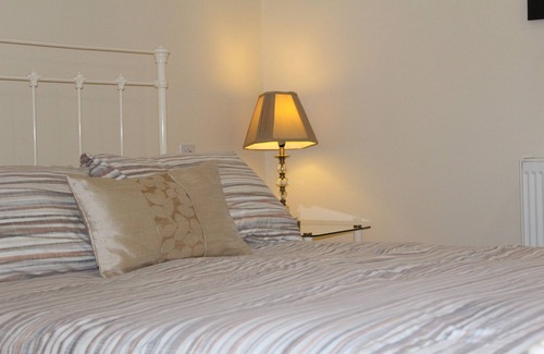 Fishbourne Bed & Breakfast | The Bulls Head