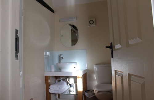 Fishbourne Bed & Breakfast | The Bulls Head
