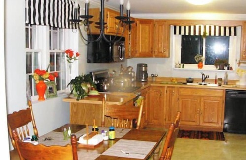 Allouez House | The Bumbletown Hill House