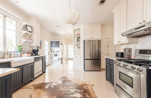 Mid City South House | The Bungaleaux - Charmer Very Close to LSU, ON St. Paddy's Day Parade Route!