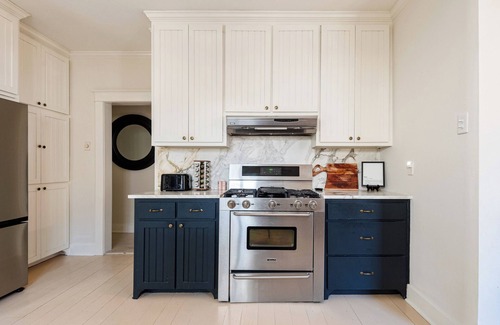 Mid City South House | The Bungaleaux - Charmer Very Close to LSU, ON St. Paddy's Day Parade Route!