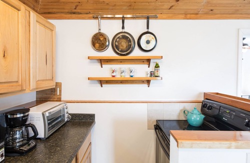 South Westside House | The Bungalow: A cozy and private guest house in central Olympia