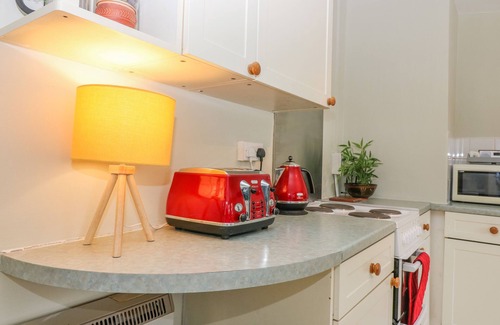 Elgin Cottage | THE BUNGALOW, family friendly, character holiday cottage in Lhanbryde