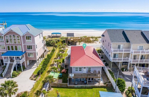 Surf City Apartment | The Bungalows A- Beachfront - Dog Friendly - Gazebo – Bikes