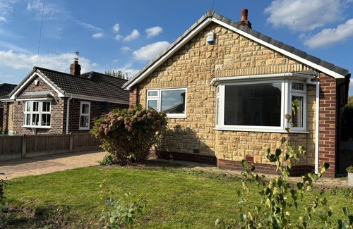 Wakefield House | The Bungy - A quiet and cosy couples retreat and central to Yorkshire