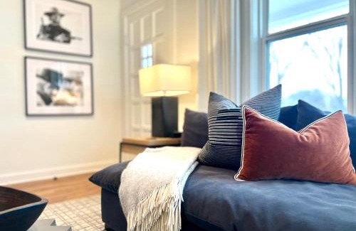 Fredericksburg House | The Burbank House