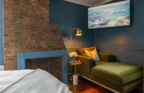 Newport Bed & Breakfast | The Burbank Rose Inn