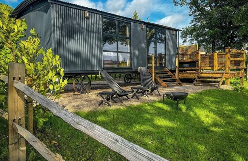 Lupton House | The Burrow, a Stunning Cumbrian Shepherd’s Hut