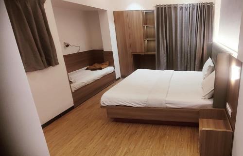 Nashik Hotel | The Byke Suresh Plaza