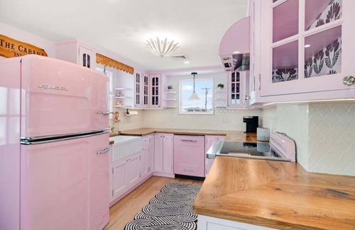 Barnstable County House | The Cabana: 053-D Eclectic Beachfront Retreat on Chapin Beach