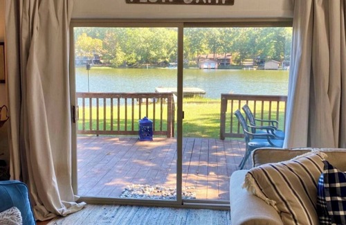 Shelby House | The Cabin at Downs Point - live life like a local !