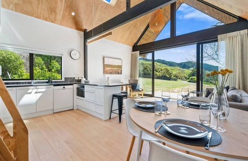 Tawa House | The Cabin - Holiday home
