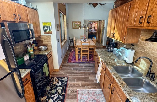 Florissant House | The Cabin in the Aspens - Memories are made here!
