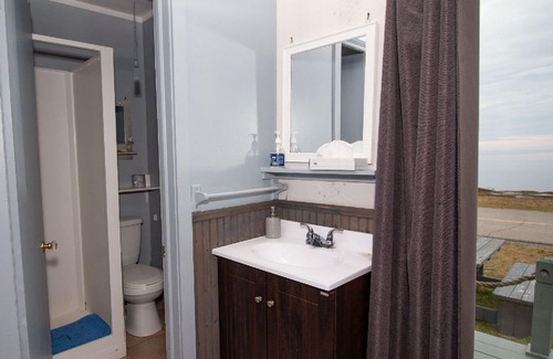 Pointe-au-Pere Ski Chalet | The Cabines du Phare are located in Rimouski by the sea. They are composed of te