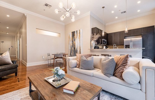 French Quarter Apartment | The Cajun - 2B/2B Historic FQ Apt. - 60 Day Min. Rental