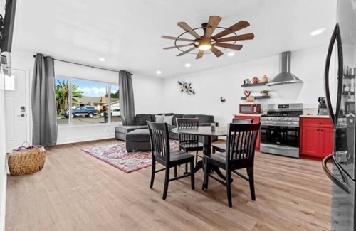 Visalia House | The Cambridge Loft - Gateway to Sequoia Ntl Park