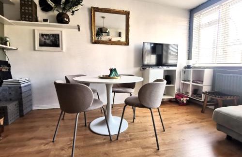 Cantelowes Apartment | The Camden Hideaway