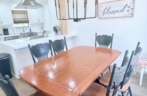 Flowood House | The Camelia House at the Rez 4 bedroom w/beautiful decor