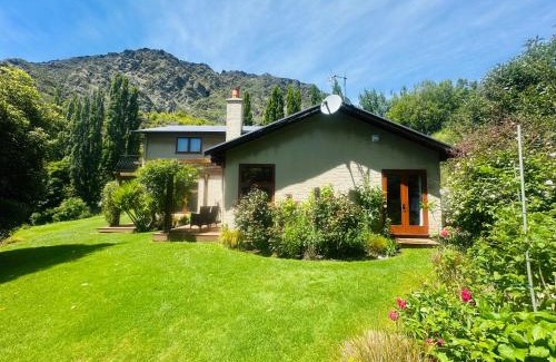 Arthur's Point Bed & Breakfast | The Canyons B&B