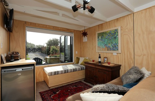 Haumoana Cabin | The Cape View Pacific Ocean Experience