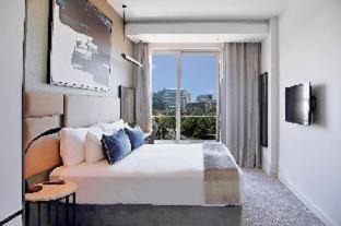 Sandown Hotel | The Capital on the Park