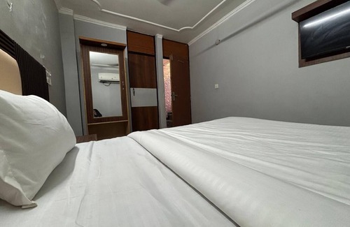 Delhi House | The Capstone