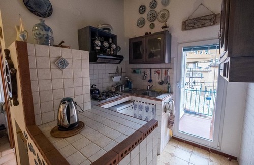 Borgo Antico Apartment | The Captain's House - central, quiet & near beach