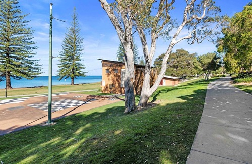 Scarborough House | "The Captain's Cabin" - Scarborough Q 4020